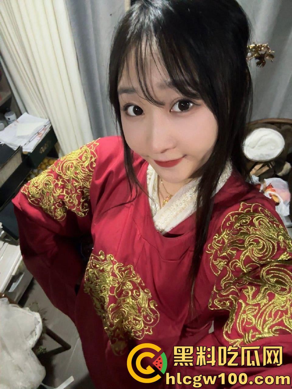 天津【郝天莙】按主人命令社死曝光,高颜值粉嫩白虎骚穴,纹身肥臀玩肛塞-4