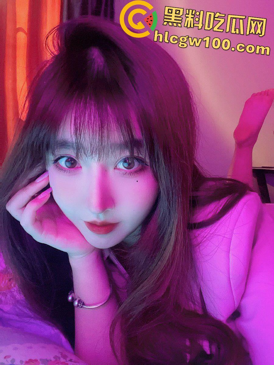 天津【郝天莙】按主人命令社死曝光,高颜值粉嫩白虎骚穴,纹身肥臀玩肛塞-9