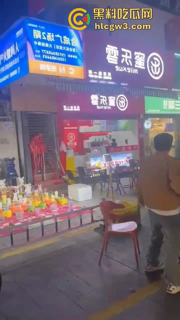 广州花都持刀男子当街挟持他人，警方迅速到场果断开枪击毙，场面堪比电影大片！-11