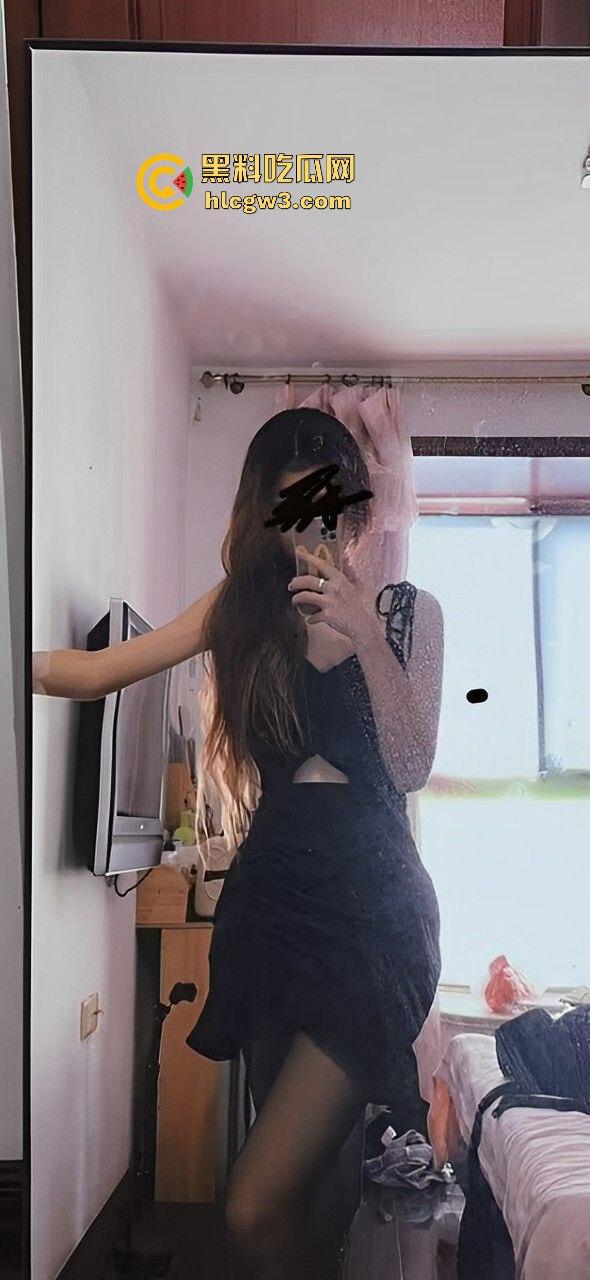 河南新乡师范学校『李梦瑶』极品身材美少女被渣男拍成母狗,啪啪视频流出,骚味隔屏炸裂!-14