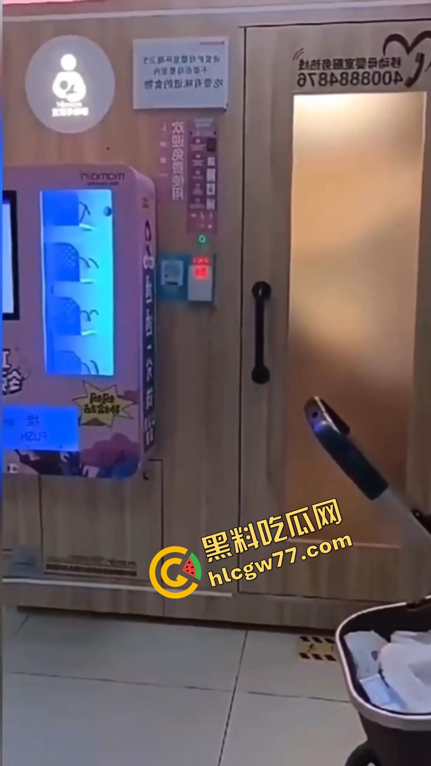 成都金牛妇幼保健院母婴室变炮房，狗男女当场开操高潮，里面干着外面拍着全程录下！-10