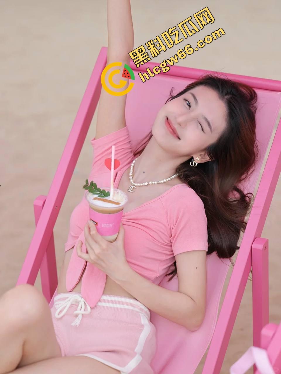 渭南校花『林缪缪』一条狗的自我修养，给金主舔鸡巴舔到呕，被捅完还说谢谢主人的精液！-1