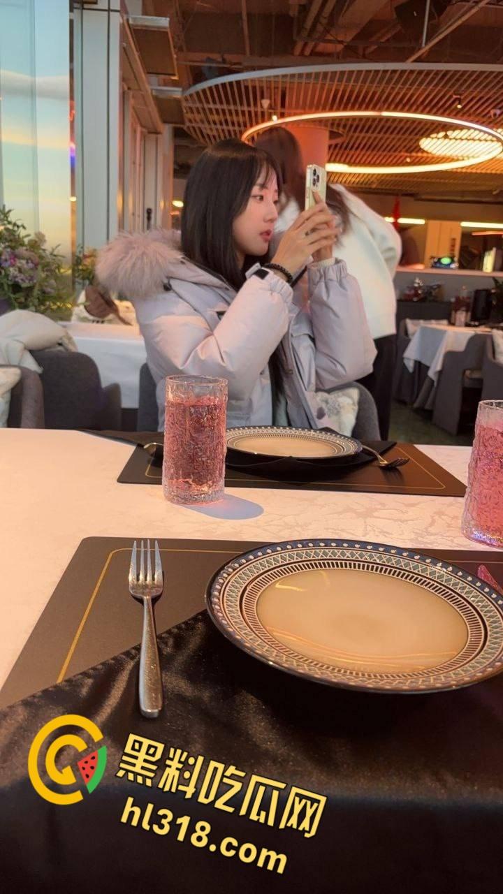 长春市陌陌艳遇，花点小钱就能约操骚货，蕾丝情趣装兔耳诱惑，让人爱不释手女上位疯狂抽插 !-1