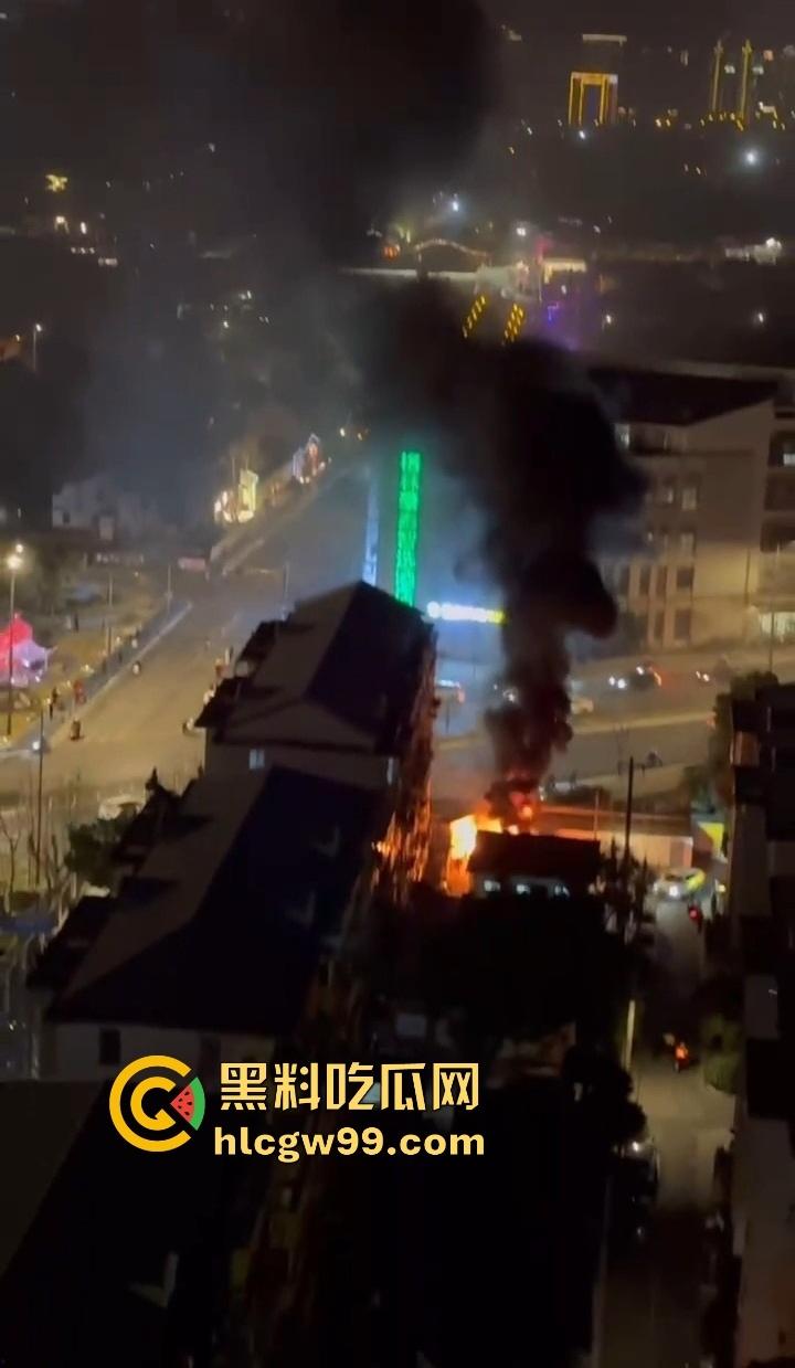 春晚无锡分会场火了,会场彩排突发火情况,央视的脸估计都烧红了吧?这年头连春晚都开始玩烈焰风格了!-5