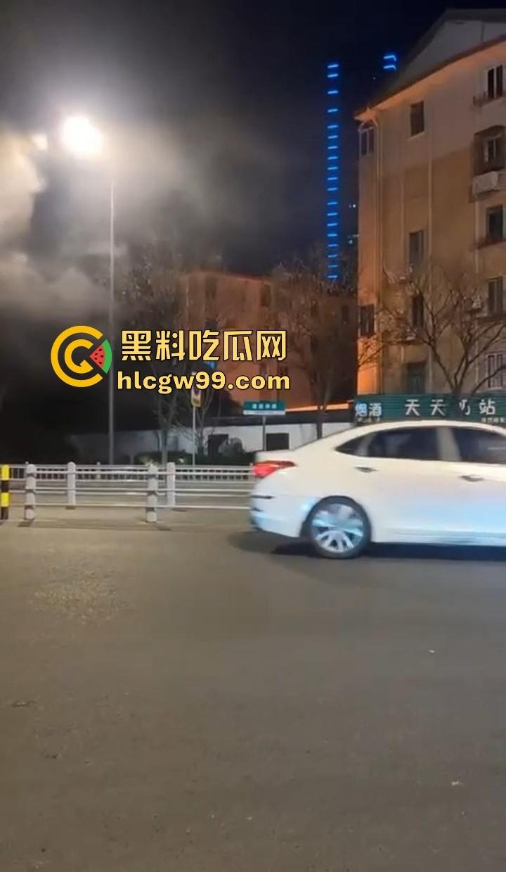 春晚无锡分会场火了,会场彩排突发火情况,央视的脸估计都烧红了吧?这年头连春晚都开始玩烈焰风格了!-7