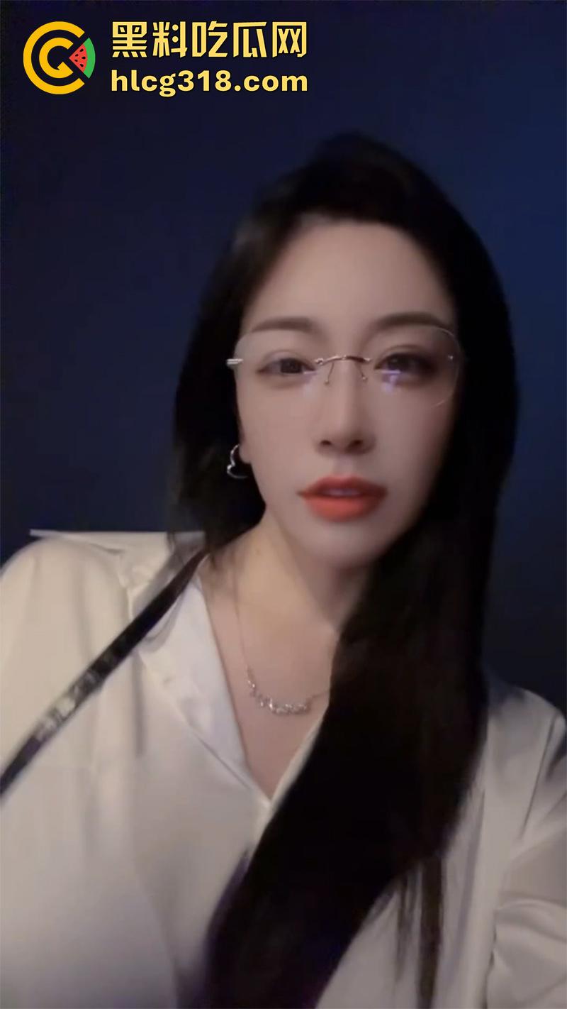 上海安静母女事件,母亲女儿身材都超极品,一起伺候大吊金主,尤其是妈妈真是魅惑十足啊!-2