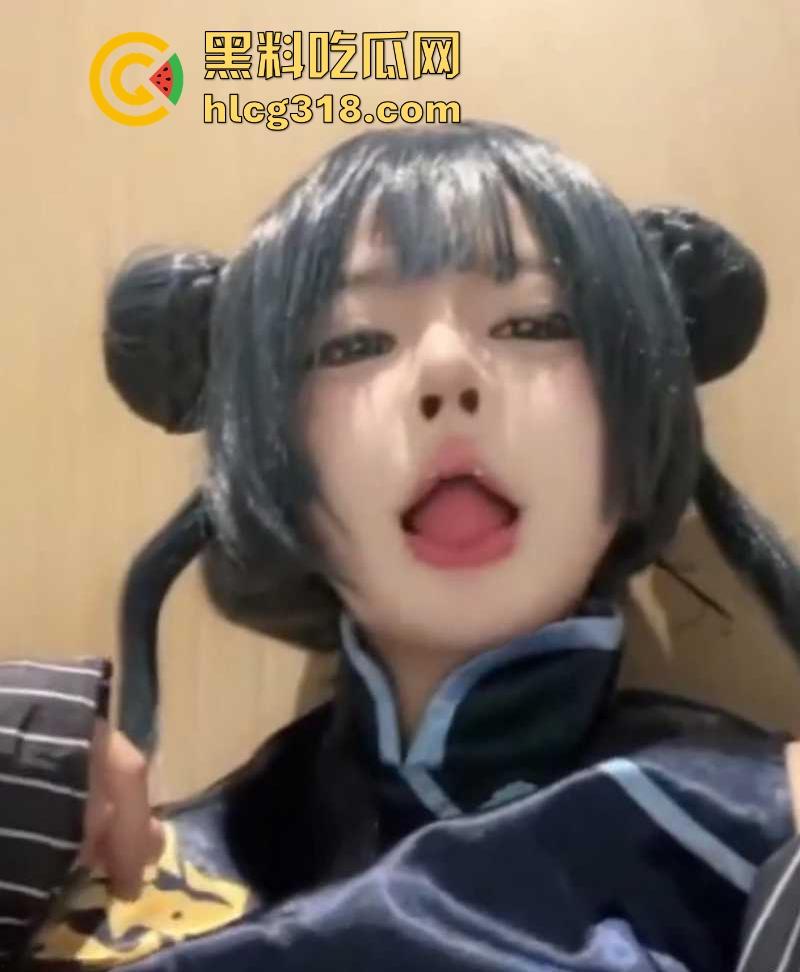 极品可爱福利姬【圆圆酱】可爱JK萝莉被金主无套后入，户外露出掰穴自慰，刺激感爆棚！-4