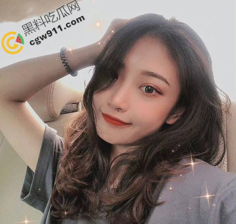 河北美女大学生【李佳慧】被金主调教私拍流出！清纯脸蛋反差骚，翘臀狂摇，上位骑乘，淫靡至极！-2