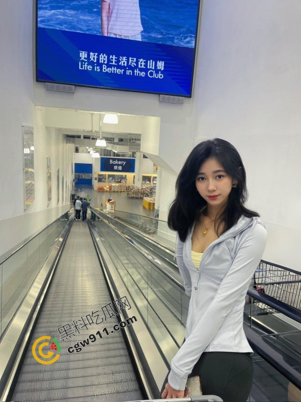 上海戏剧学院03级体育生【黄阡阡】被金主包养，美乳丰硕，嫩穴湿滑，一字马，全裸倒立，性感姿势巅峰刺激！-1