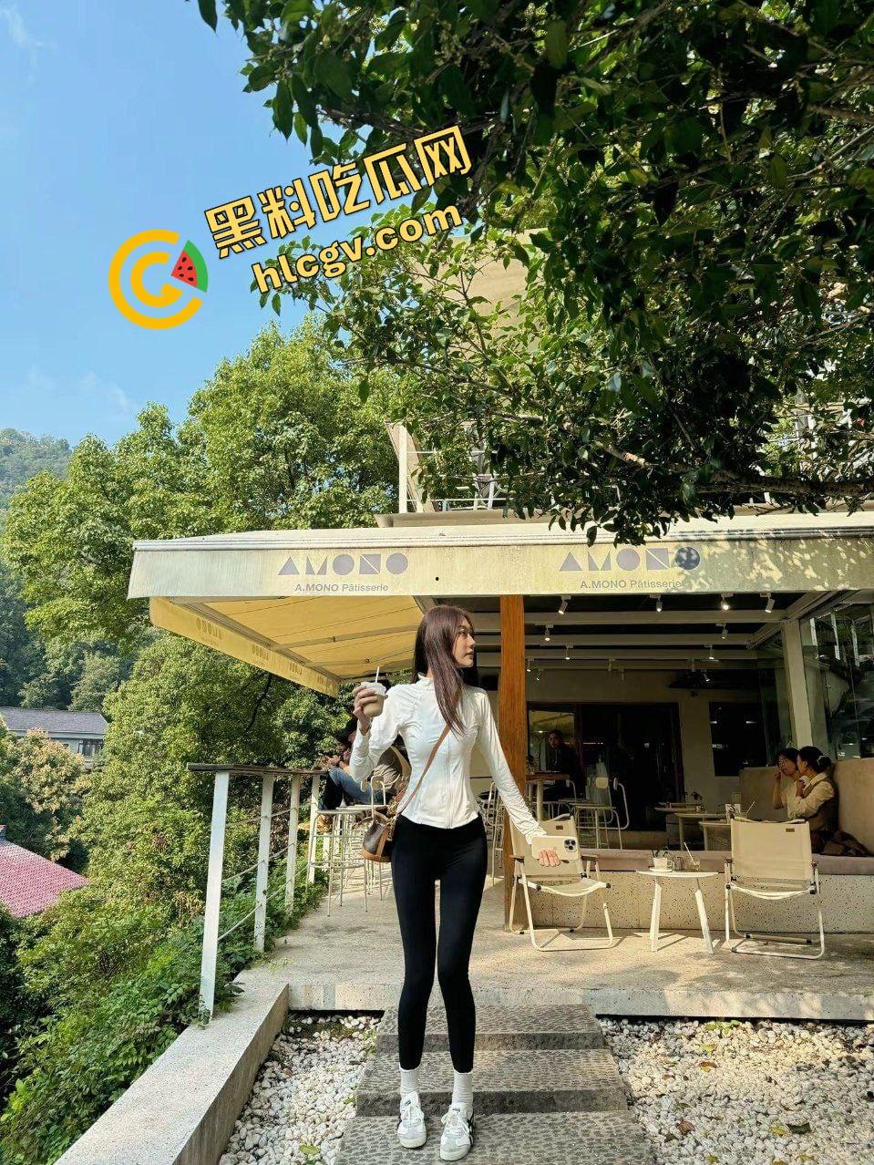 抖音:网瘾少女贱货母狗『王怡馨』98年模特身材 与土豪大哥玩3P 独家曝光流出！-5