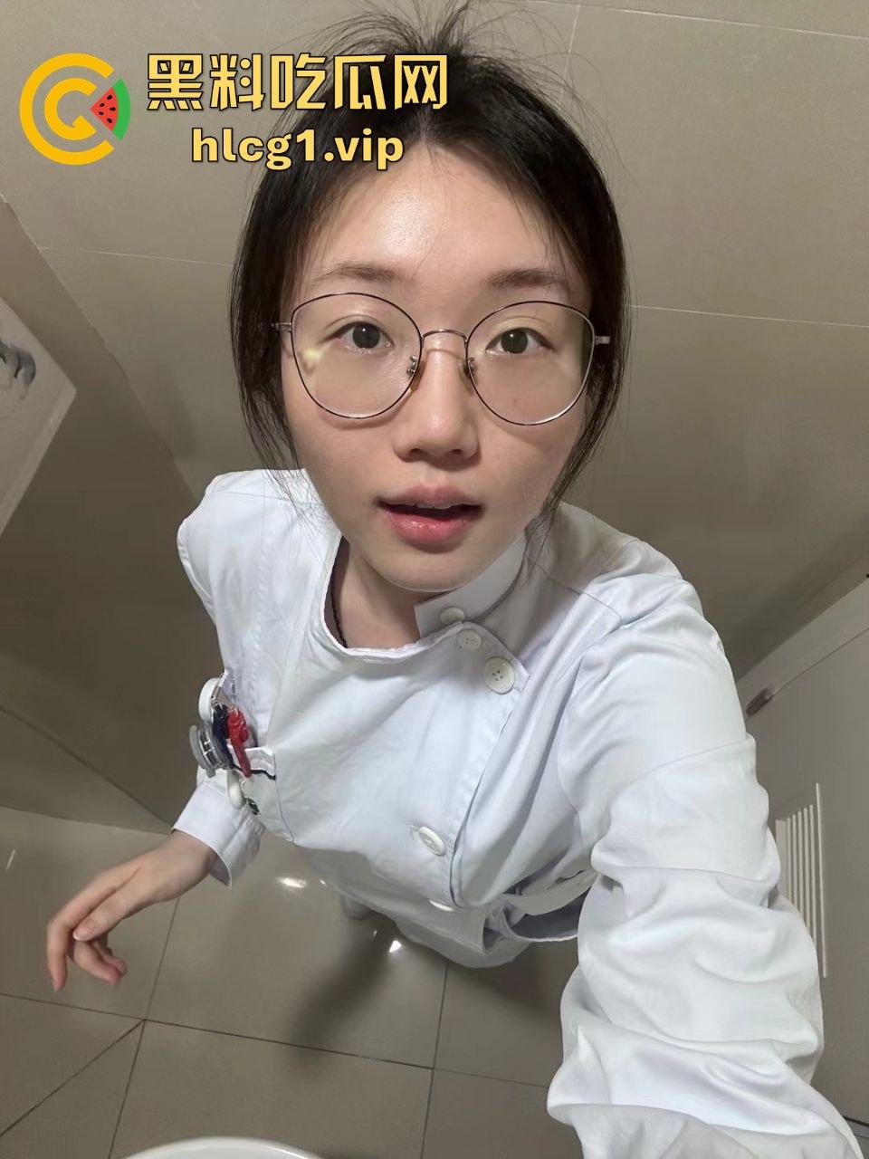 上海思博学院知名公交车，现在变身瑞金医院实习护士，千人骑万人草真乱！-11