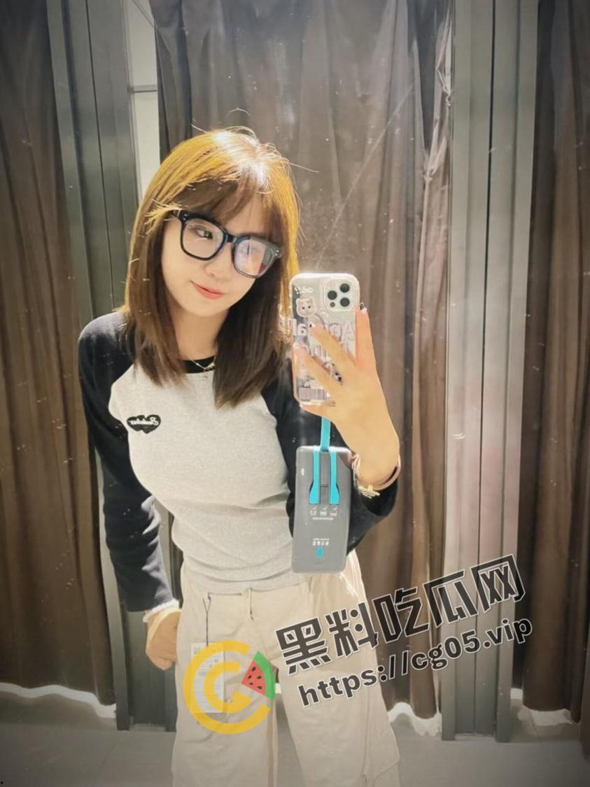 北京中关村小妹【关若琪】靠逼升职 公司大小主管都睡过 上司醒悟后将其曝光-1