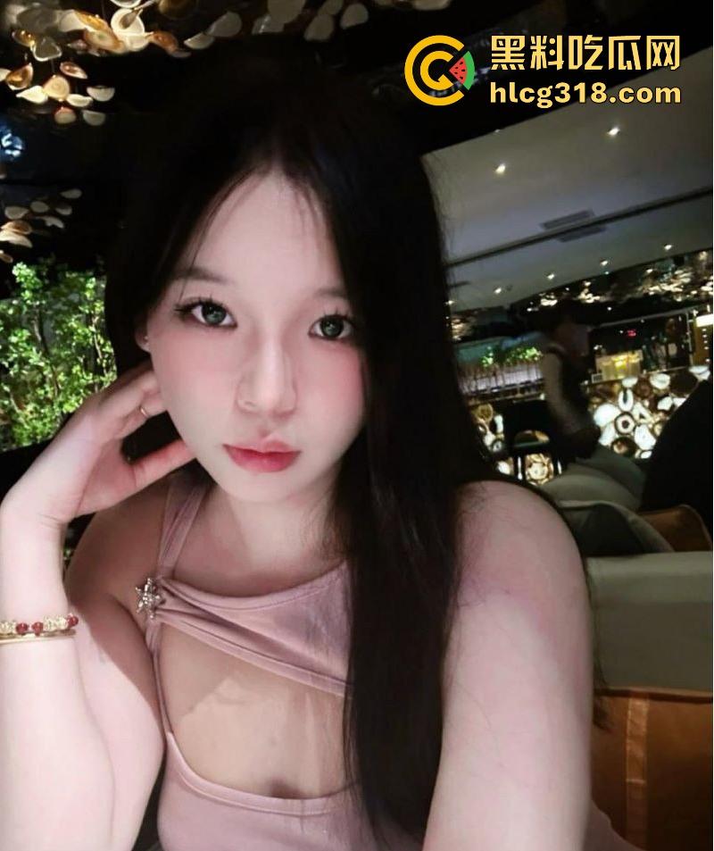 极品反差尤物【陈丽颖】裸聊视频曝光！高颜值巨乳学妹玩网调，接受各种挑逗指令，揉奶到自慰淫靡不堪！-1