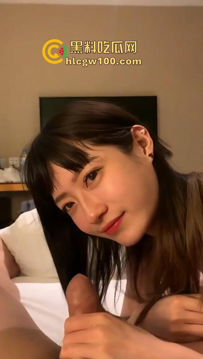 上海大学高颜值大四学姐【顾晓雨】跟富二代约炮视频曝光,娇喘声声红唇微颤,粉嫩吸引眼球。-5