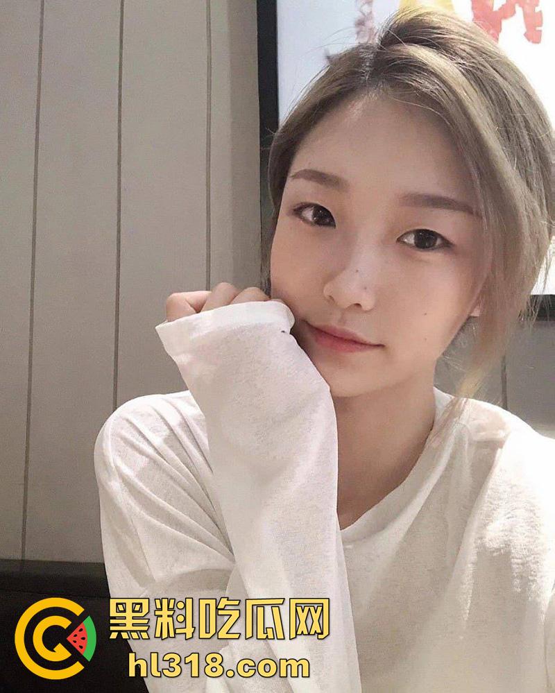 清纯颜值白富美【张欣玥】，表面富家千金背地里骚母狗一条，给主人深喉吃屌淫靡喘息，大量不雅视图流出！-6