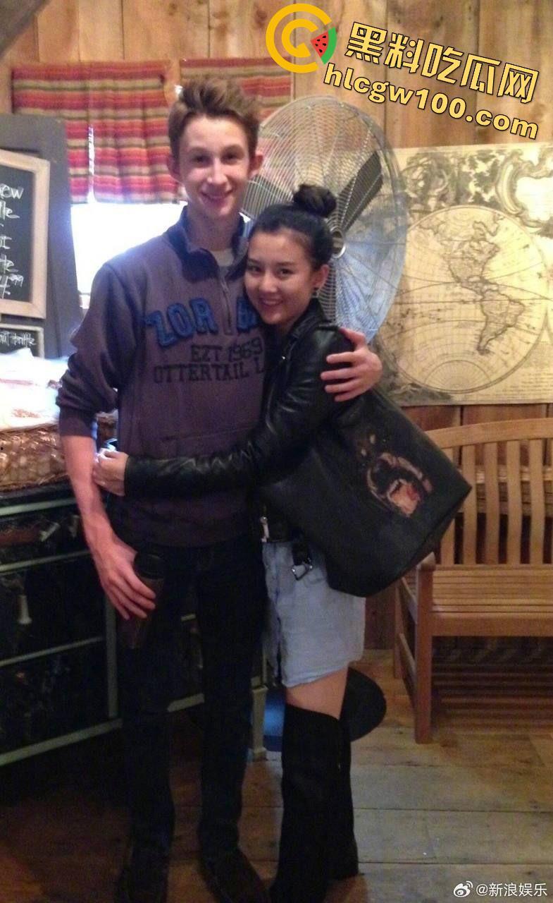 洋麻雀放出大量与【宋祖儿】的照片,说有过很多美好的回忆,以前就听说在国外玩的花-5