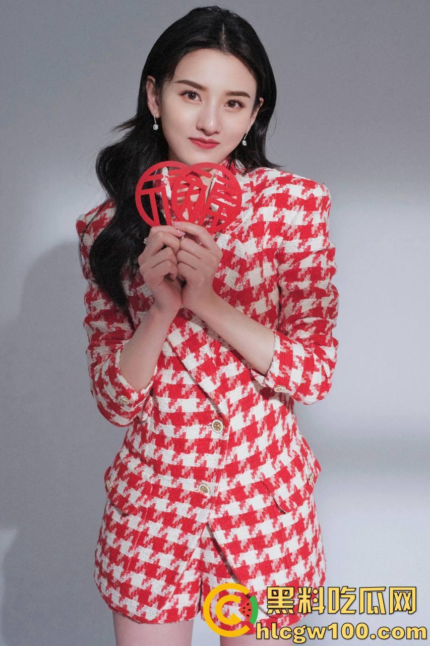 洋麻雀放出大量与【宋祖儿】的照片,说有过很多美好的回忆,以前就听说在国外玩的花-8