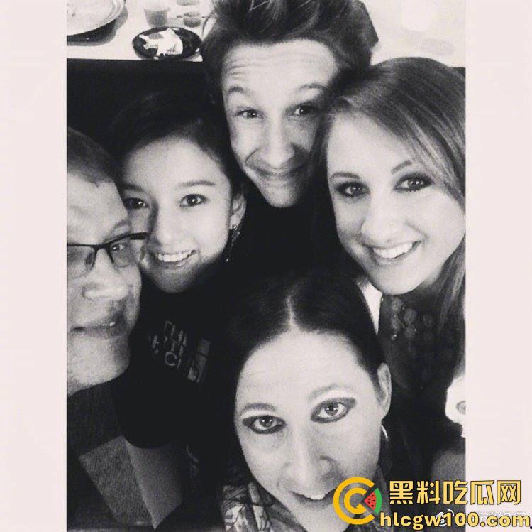 洋麻雀放出大量与【宋祖儿】的照片,说有过很多美好的回忆,以前就听说在国外玩的花-16