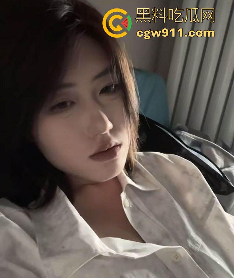 杭州max酒吧营销小妹露脸性爱视频流出，极品大长腿高跟情趣装搔首弄姿，口交骑乘后入爆操内射！-2