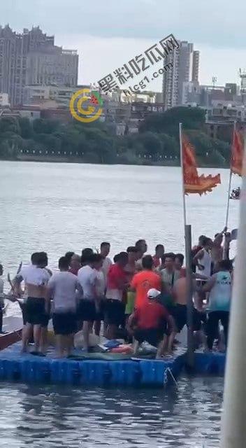 东莞高埗惊现神秘龙舟大战,竞技变身实战,究竟谁在操控背后?-4