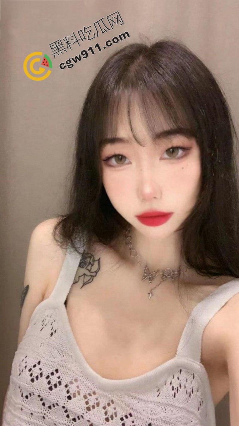 湖南长沙蓝调酒吧前台【李玉瑶】激情3P视频流出：娇美尤物被双雄轮奸至天明，精尽肉软，酣战无极限-2