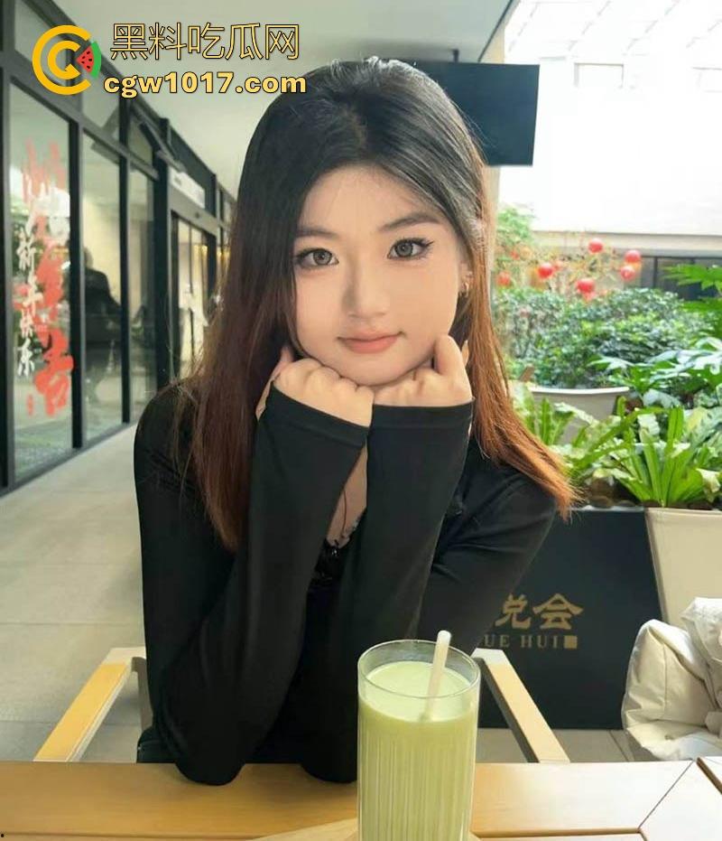 在社交软件约炮武汉骚母狗【王雯露】逼瘾成疾，多次深夜约炮，深喉口交狂舔菊花，性欲如火山喷发！-2