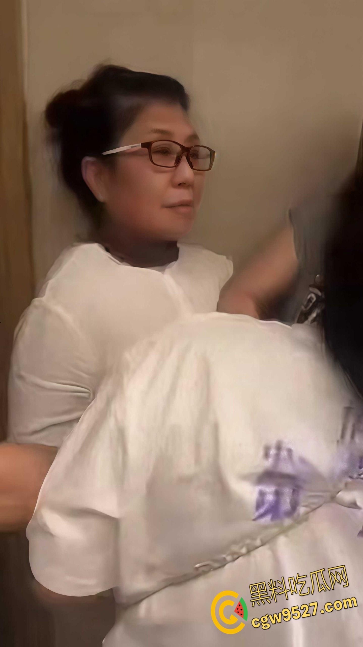 湖南某母婴培训机构，押金纠纷多人围堵事件，学员丈夫怒斥黑心机构，欺诈消费者权益！-3