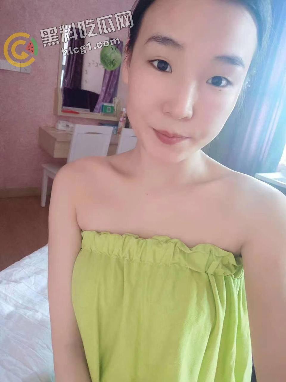 瓜友投稿：呼和浩特健身房拼多多3P女神「黄小芳」：风流成性，男浴3P、球员共欢，热爱3P！-2