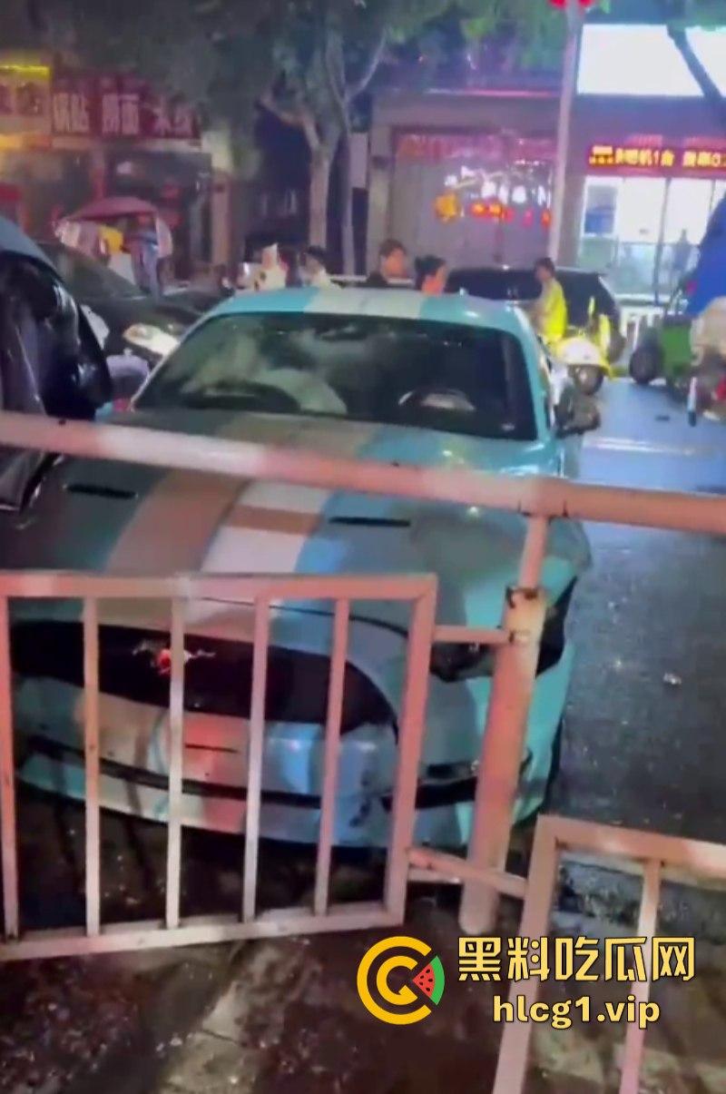 酒精惹的祸!汝州一男子连撞11辆车 这哥们如果对方家属不谅解 出来得2050年-14