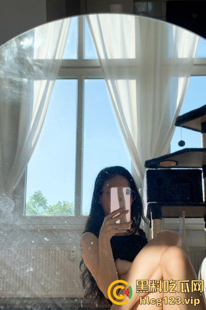 留学期间玩嫩妹Alyssaje，脸穴同框自慰！馒头小骚穴水多润滑，回国后再无此等骚逼！-37