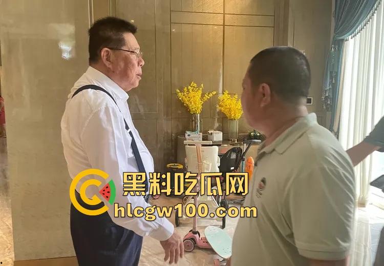 海南政协常委『张泰超』五妻生活奢华曝光，26岁小老婆豪宅震撼人心 一面墙的茅台20万马桶 大老婆还能怎么壕？-7