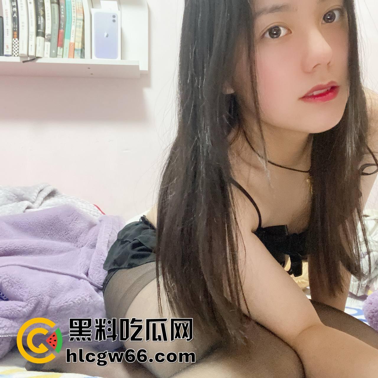 成都女大学生【林青赟】转校上海读书，每天和对象裸视频，让对象受不了打飞机射屏！-3