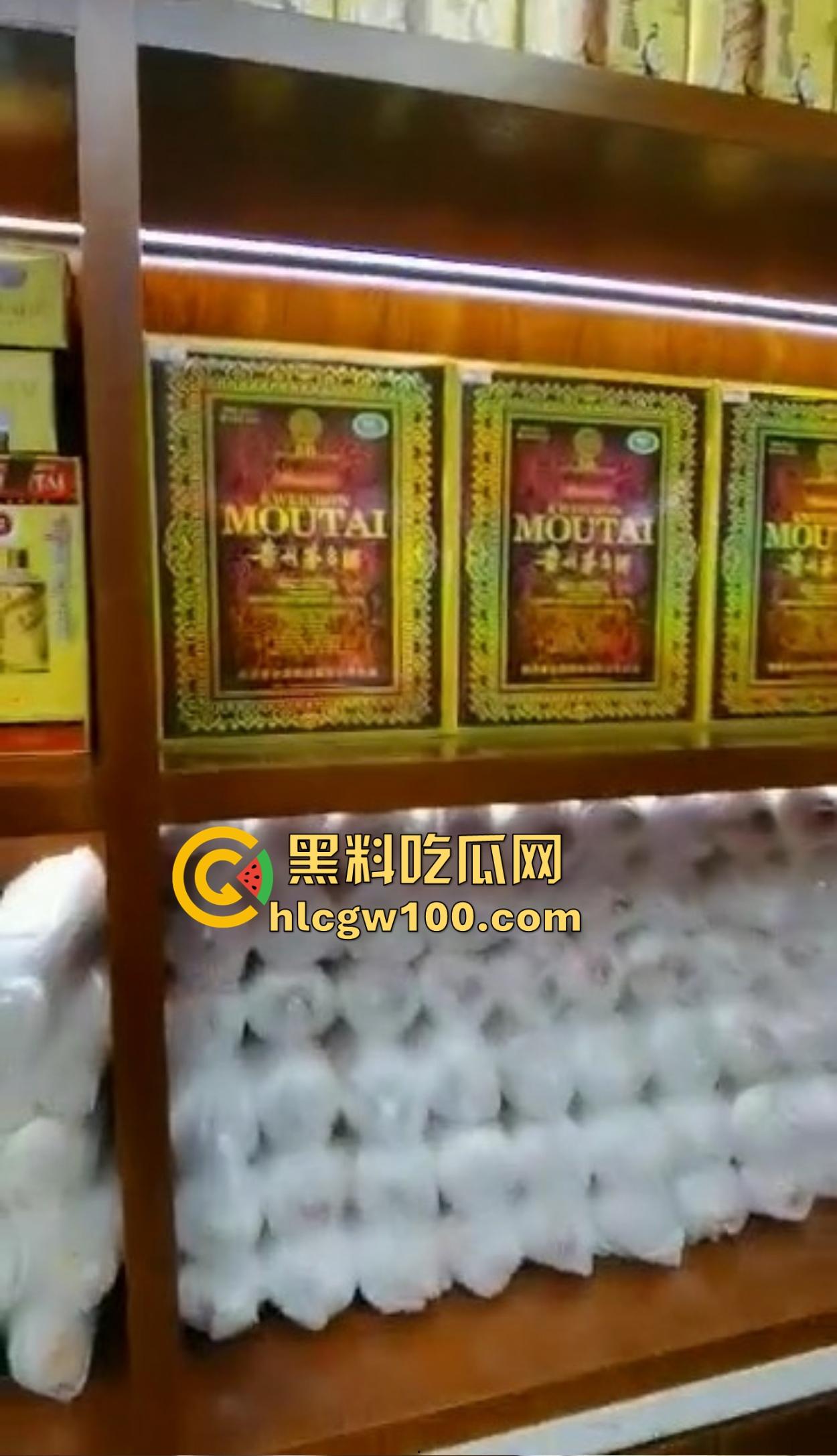 海南政协常委『张泰超』五妻生活奢华曝光，26岁小老婆豪宅震撼人心 一面墙的茅台20万马桶 大老婆还能怎么壕？-17