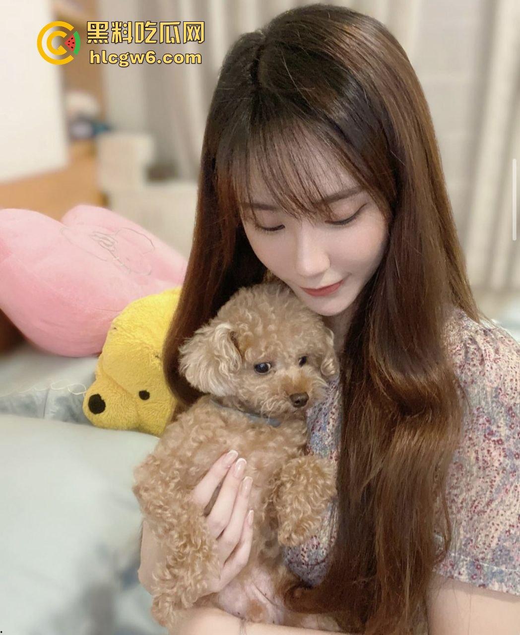 台湾钢管舞骚老师【李冰】收学费教舞还抢男友，钢管柔韧变成她骑鸡巴的资本！-8