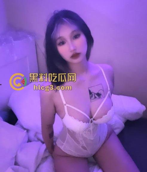 台湾白虎妹『silll_』性爱视频惊爆！前男友泄露IG巨乳网美私密片段，白虎馒头逼包裹性感至极！-6