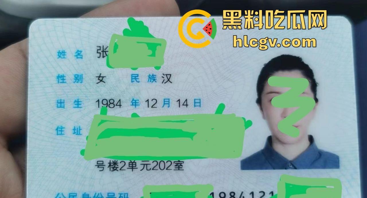 上海极品母女双飞共侍！5000搞定少儿主持人和舞蹈生女儿，母女同吃一根鸡巴，贵但绝对够骚！-4