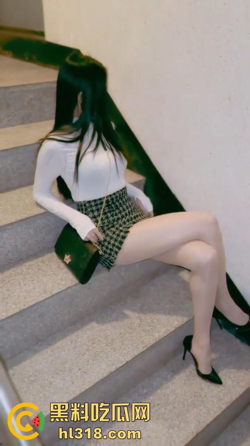 韩国顶级ts美妖，肌肤白嫩身材极品，翘臀美腿白皙修长，腰肢纤细翘臀饱满，娶这样的应该不用彩礼了吧！-4