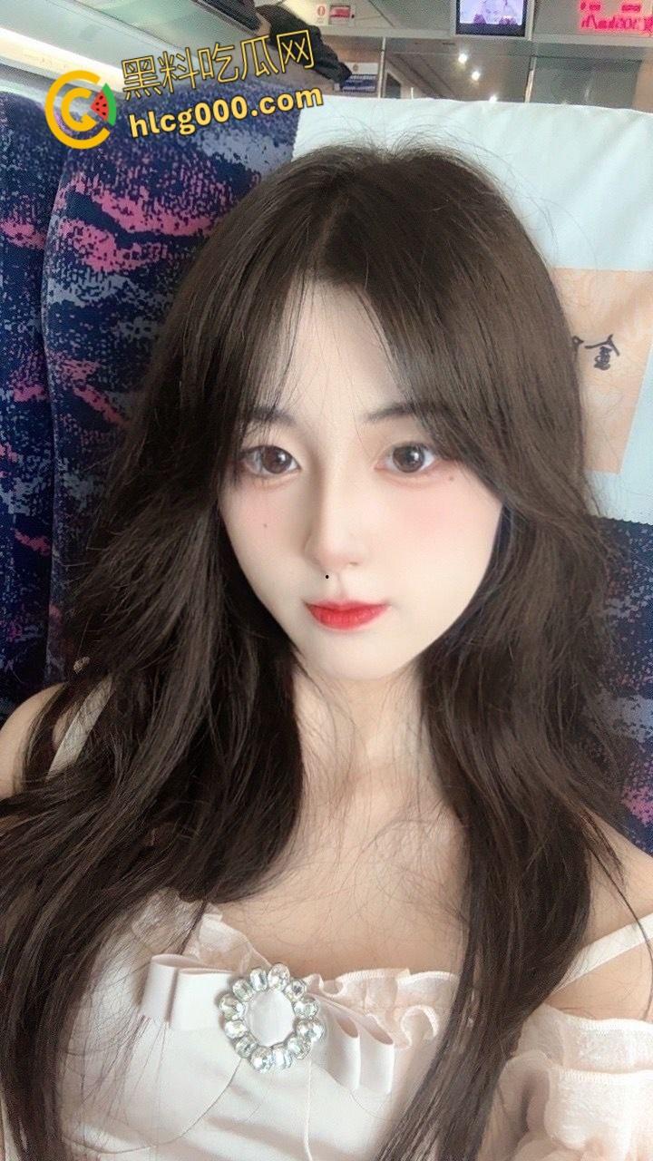 推特大神【SLEEPSBG】， 约炮JK学姐，阳台深情口交，看着诱人的黑丝高跟，无套直插白虎骚穴最深处！!-3