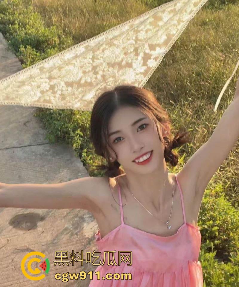 东北大学极品学妹【魏雪莹】被学长诱惑开房，性感身材露脸反差骑乘，淫乱画面视觉冲击拉满！-3