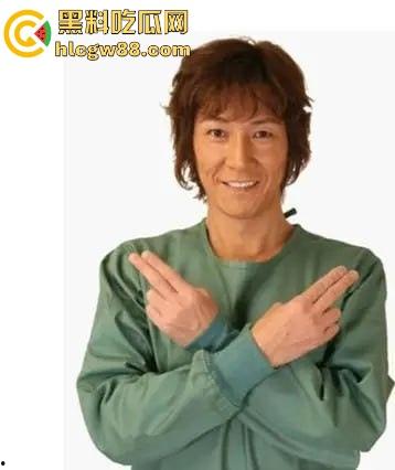 武汉小伙靠黄金手指拿下富婆姐姐,少妇被抠到表情爽得浪叫求饶一看就到点了，这才是真正的手艺人！-1