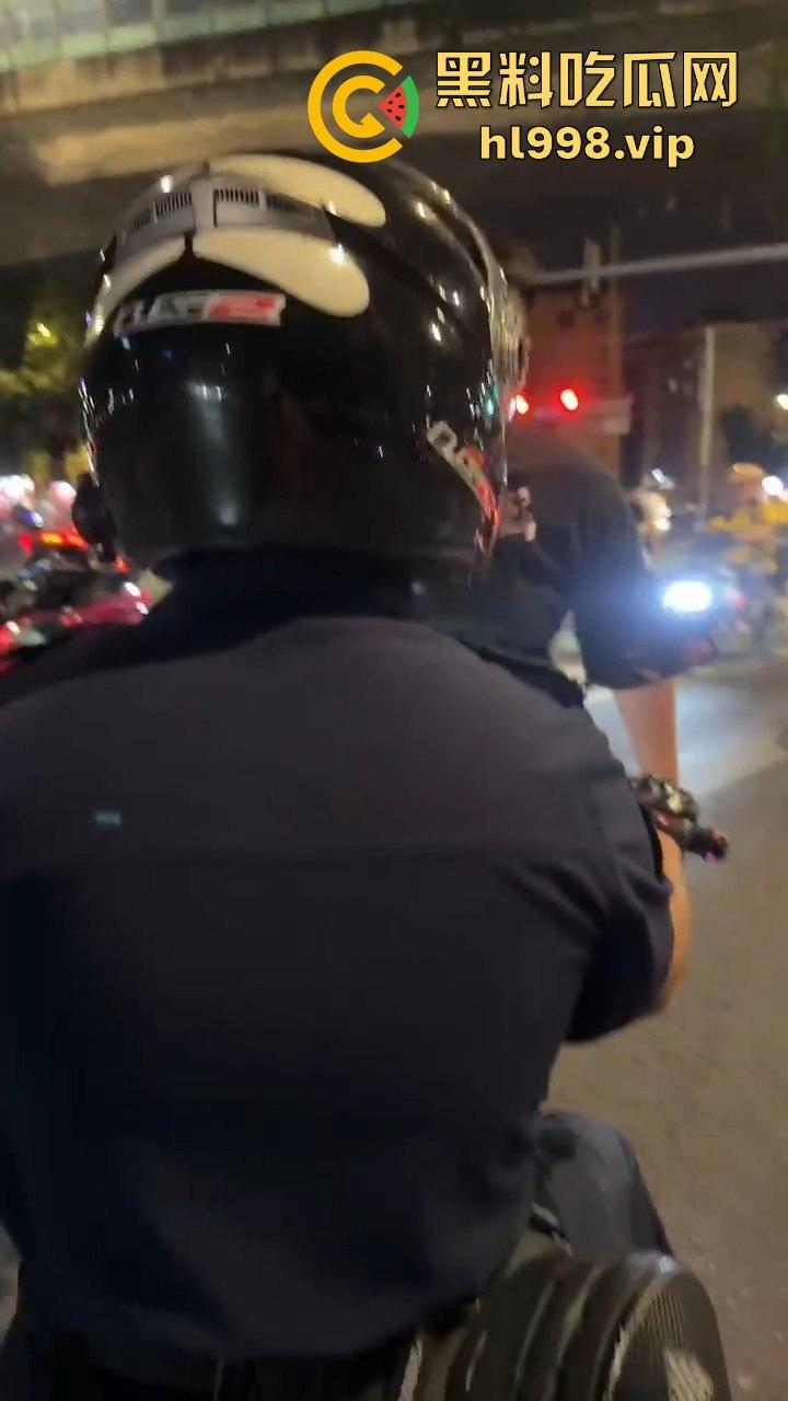 保安冒充警察，骑改装鬼火去查车，真以为鬼火少年都是低能儿？侮辱人也不带这么玩的！-10