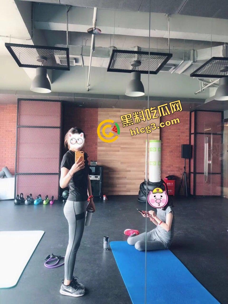 西安健身俱乐部女成员『肖如雨』与猛男教练家中偷情 激情打炮 性爱视频泄密流出！-4