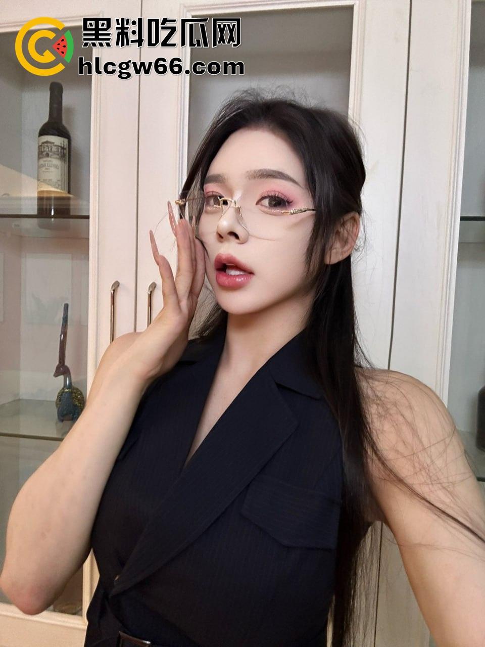 哈尔滨Ts骚妖【潘宁】细腰大奶爆菊撸屌两开花，长腿撸管边操边射，辣眼尤物谁敢信是大屌男！-21