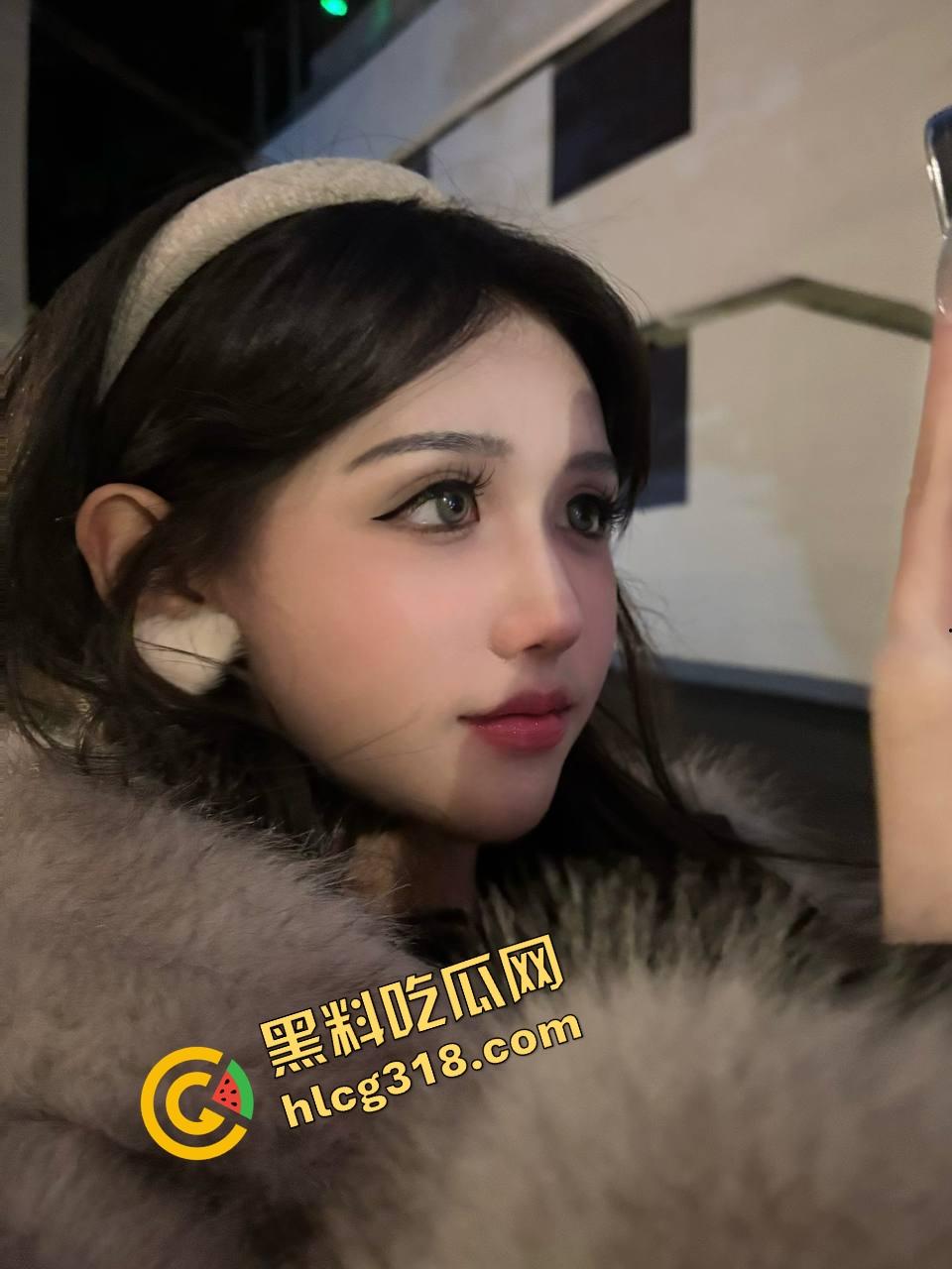 纹的时候笑得像疯子，洗的时候哭得像狗，精神小妹胸口洗纹身，找到接盘侠就开始洗过往了？-2