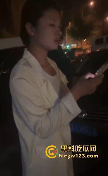 吉林长春两精神小妹午夜撕逼 从超市打到街头雨中激烈火拼 不料一方不讲武德喊人围殴！-9