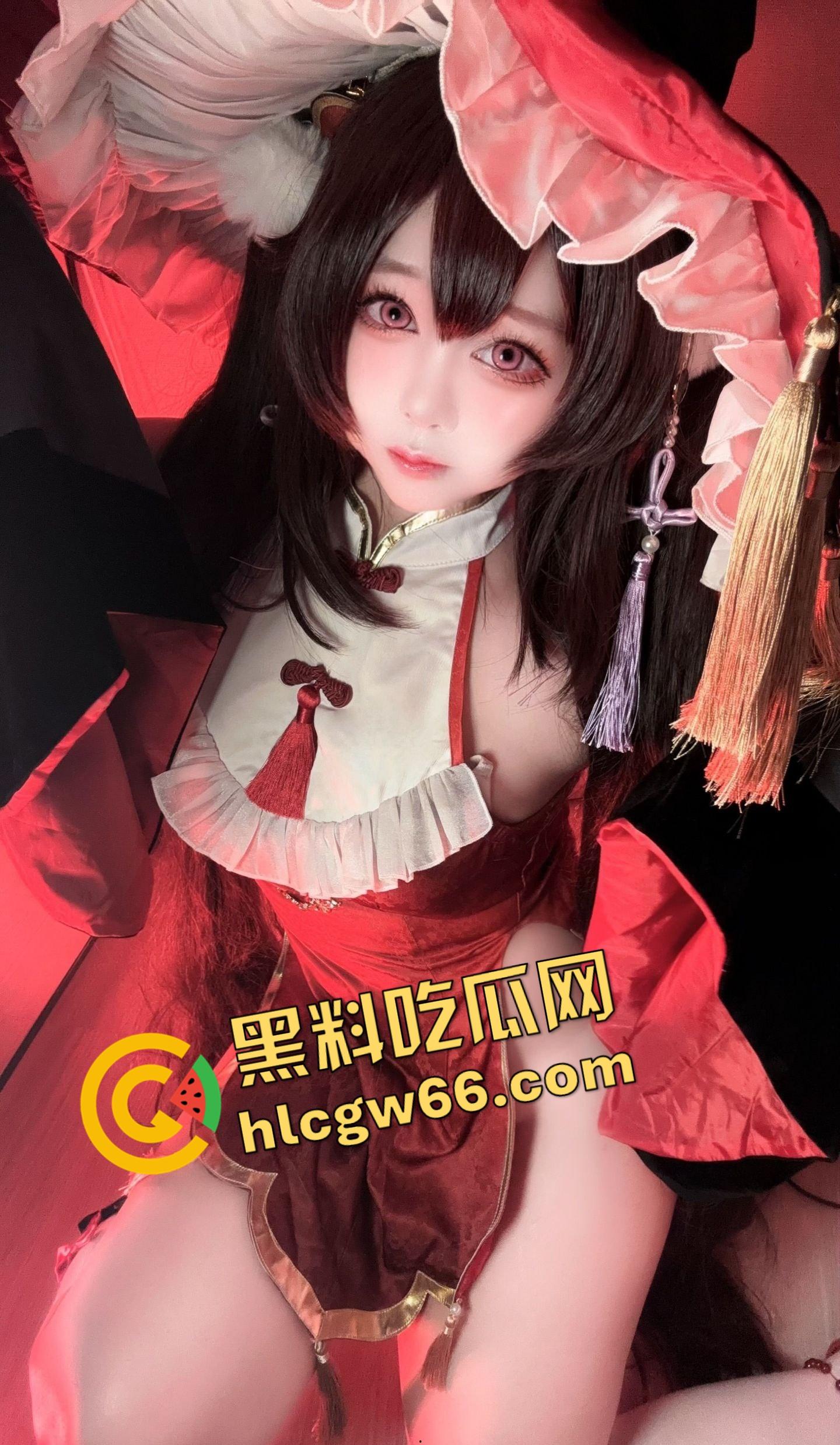 广州漫展COS圈疯批妹子，掰腿窗边榨精，操几下就射，事后还掰逼录像看精液流出来！-3