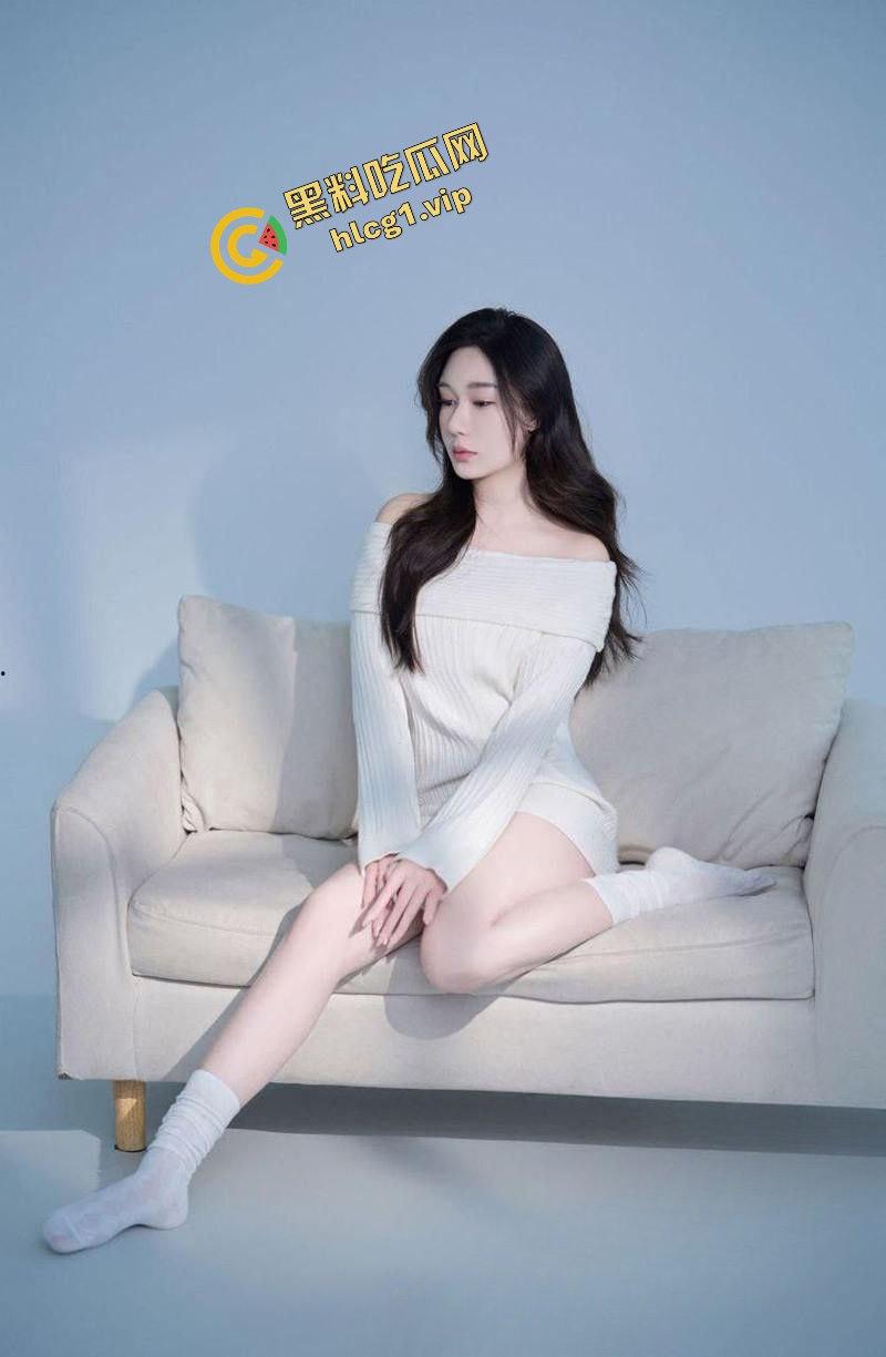 南京艺术培训班 长腿舞蹈老师『李晨洁』与学生家长偷情 有钱就能操！-4