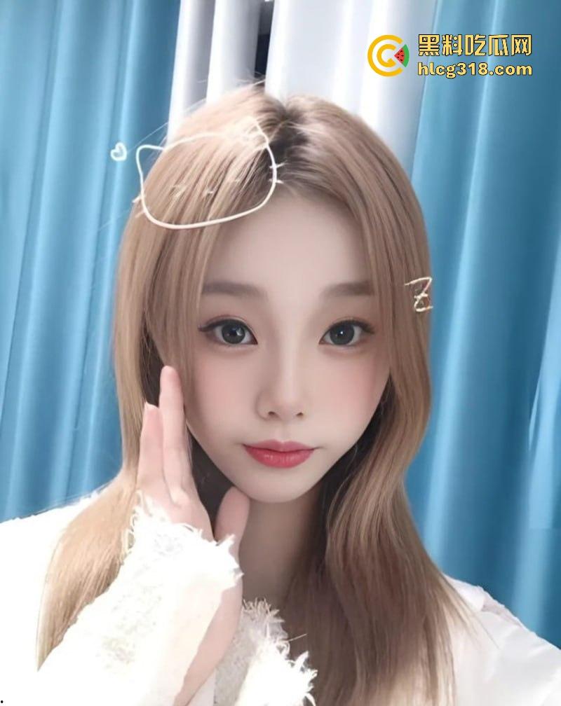 重庆高颜值美女【齐娇琪】极品尤物私拍流出,极品反差御姐露脸口交,性感身材粉嫩乳头骚穴惹火撩人!-1