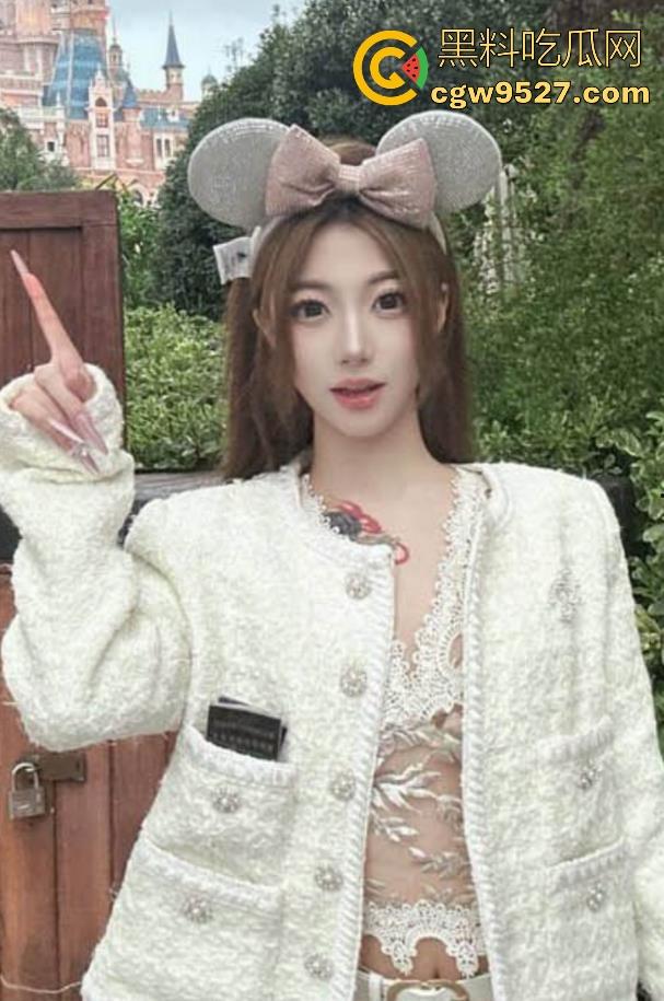 海角乱伦,堂姐喝醉躺在沙发,被兽性大发的堂弟SM工具捆绑调教,各种姿势轮番上阵,让人欲罢不能!-1