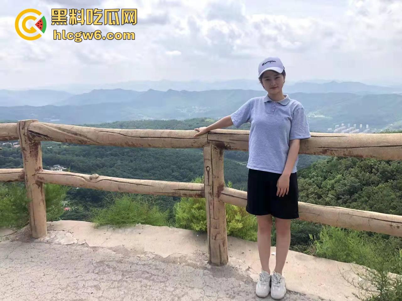 绿帽大瓜曝光！沈阳人妻『苗青凤』房产中介成公交车，独乐乐不如众乐乐，男人全城轮番上，这绿帽绿得发光！-7